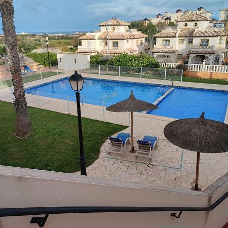 شقة أوريويلا  في Apartamento En La Zenia المظهر الخارجي الصورة